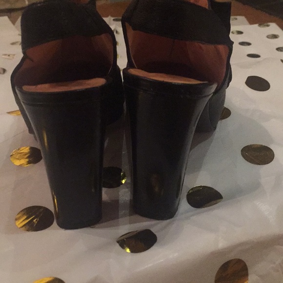 Shoes - Picture 3 of 8